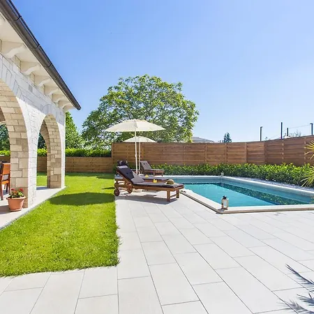 House Casa Mia With A Private Swimming Pool Barban